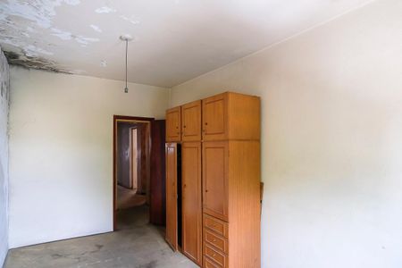 Casa à venda com 303m², 5 quartos e 3 vagasQuarto 2 casa 2