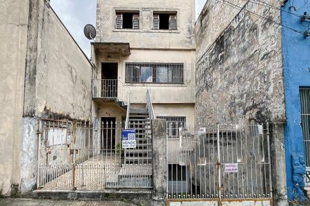 Casa à venda com 303m², 5 quartos e 3 vagasFachada + plaquinha