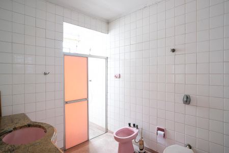 Casa à venda com 303m², 5 quartos e 3 vagasBanheiro casa 2