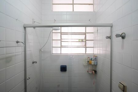 Casa à venda com 303m², 5 quartos e 3 vagasBanheiro casa 1