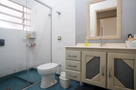 Casa à venda com 303m², 5 quartos e 3 vagasBanheiro casa 1