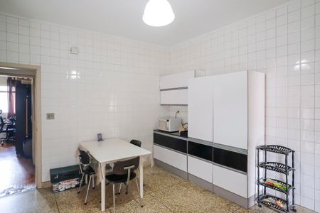 Casa à venda com 303m², 5 quartos e 3 vagasCozinha casa 1