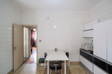 Casa à venda com 303m², 5 quartos e 3 vagasCozinha casa 1