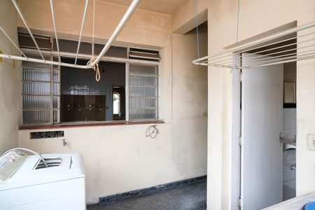 Casa à venda com 303m², 5 quartos e 3 vagasárea de serviço casa 2