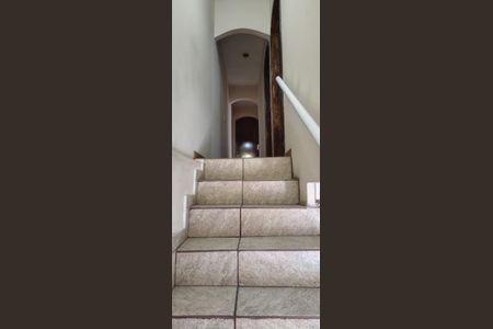 Casa à venda com 147m², 4 quartos e 2 vagas Casa à venda com 147m², 4 quartos e 2 vagasCorredor