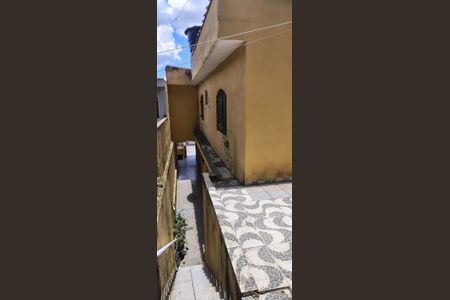 Casa à venda com 147m², 4 quartos e 2 vagas Casa à venda com 147m², 4 quartos e 2 vagasÁrea externa