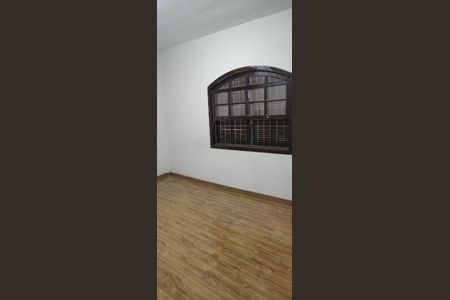 Casa à venda com 147m², 4 quartos e 2 vagas Casa à venda com 147m², 4 quartos e 2 vagasQuarto