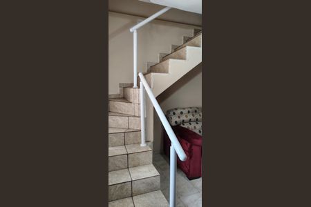 Casa à venda com 147m², 4 quartos e 2 vagas Casa à venda com 147m², 4 quartos e 2 vagasSala