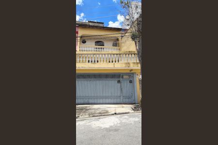 Casa à venda com 147m², 4 quartos e 2 vagas Casa à venda com 147m², 4 quartos e 2 vagasFachada