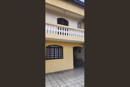 Casa à venda com 147m², 4 quartos e 2 vagas Casa à venda com 147m², 4 quartos e 2 vagasÁrea externa