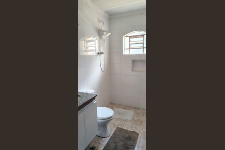 Casa à venda com 147m², 4 quartos e 2 vagas Casa à venda com 147m², 4 quartos e 2 vagasBanheiro