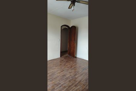 Casa à venda com 147m², 4 quartos e 2 vagas Casa à venda com 147m², 4 quartos e 2 vagasQuarto