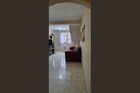 Casa à venda com 147m², 4 quartos e 2 vagas Casa à venda com 147m², 4 quartos e 2 vagasSala