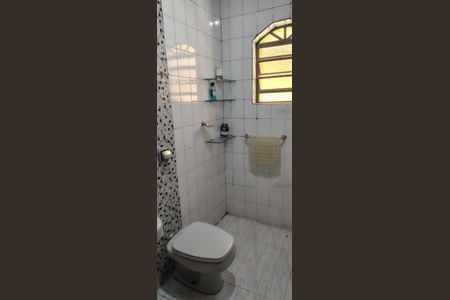 Casa à venda com 147m², 4 quartos e 2 vagas Casa à venda com 147m², 4 quartos e 2 vagasBanheiro