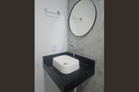 Banheiro de apartamento para alugar com 1 quarto, 24m² em Jardim Oriental, São Paulo