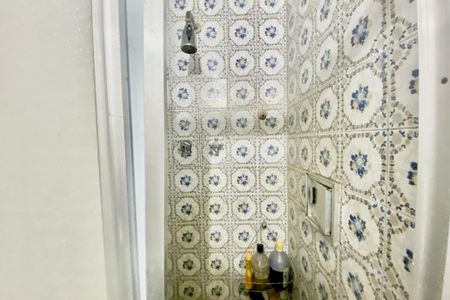 Apartamento à venda com 116m², 3 quartos e sem vaga Apartamento à venda com 116m², 3 quartos e sem vagaBanheiro social