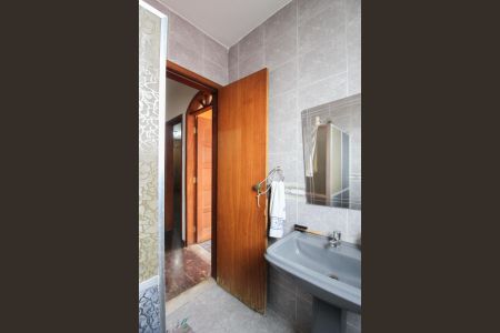 Casa à venda com 291m², 4 quartos e 4 vagasBanheiro Social 2