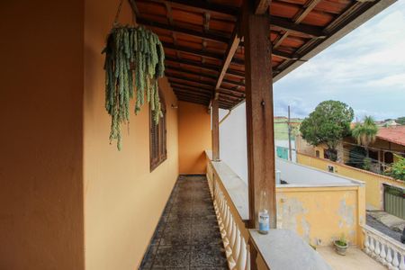 Casa à venda com 291m², 4 quartos e 4 vagasVaranda