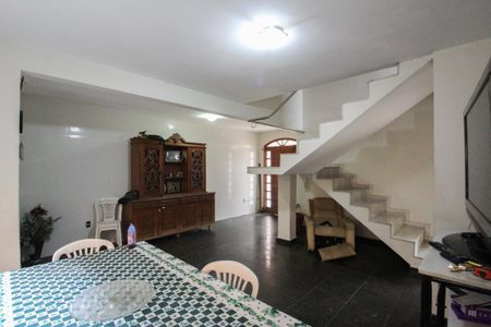 Casa à venda com 291m², 4 quartos e 4 vagasSala 2