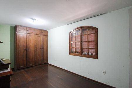 Casa à venda com 291m², 4 quartos e 4 vagasQuarto 2