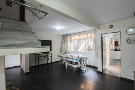 Casa à venda com 291m², 4 quartos e 4 vagasSala 2