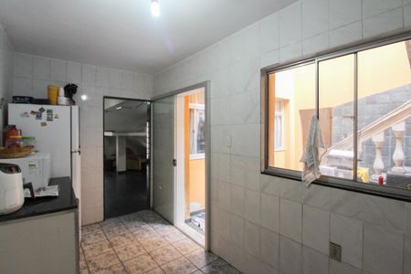 Casa à venda com 291m², 4 quartos e 4 vagasCozinha