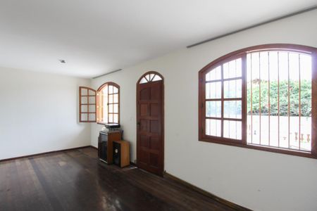 Casa à venda com 291m², 4 quartos e 4 vagasSala 1