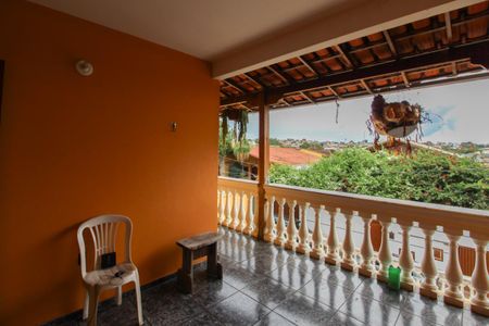 Casa à venda com 291m², 4 quartos e 4 vagasVaranda