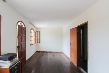Casa à venda com 291m², 4 quartos e 4 vagasSala 1
