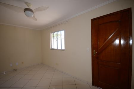 Sala de apartamento para alugar com 2 quartos, 120m² em Bento Ribeiro, Rio de Janeiro