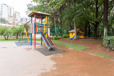 Casa de condomínio para alugar com 176m², 4 quartos e 2 vagasÁrea comum - Playground