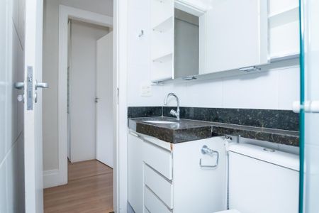 Casa de condomínio para alugar com 176m², 4 quartos e 2 vagasBanheiro Social