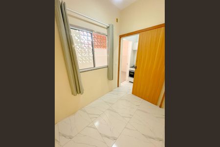 Quarto 2 de apartamento para alugar com 2 quartos, 32m² em São João do Rio Vermelho, Florianópolis