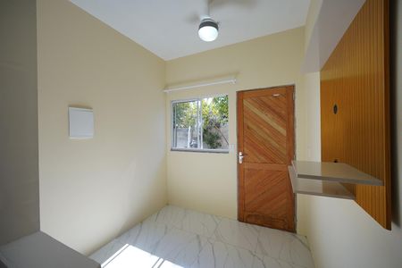 Sala de casa de condomínio para alugar com 2 quartos, 32m² em São João do Rio Vermelho, Florianópolis