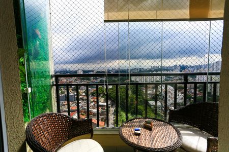 varanda de apartamento para alugar com 2 quartos, 44m² em Jardim Tres Irmaos, Taboão da Serra