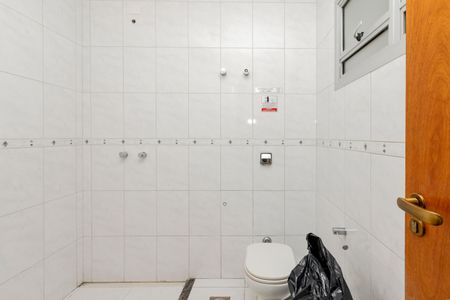 Casa para alugar com 240m², 3 quartos e 2 vagas Casa para alugar com 240m², 3 quartos e 2 vagasBanheiro da Suíte 1