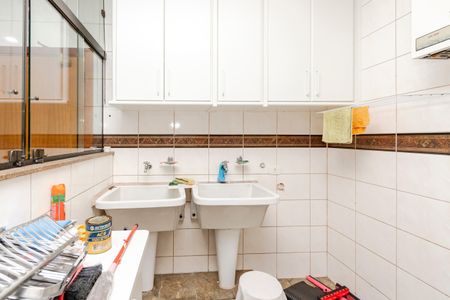 Casa para alugar com 240m², 3 quartos e 2 vagas Casa para alugar com 240m², 3 quartos e 2 vagasLavanderia