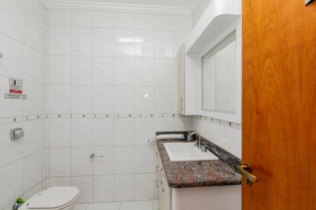 Casa para alugar com 240m², 3 quartos e 2 vagas Casa para alugar com 240m², 3 quartos e 2 vagasBanheiro