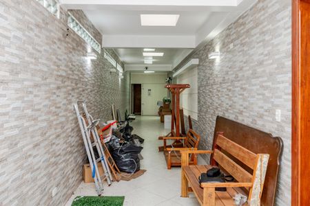 Casa para alugar com 240m², 3 quartos e 2 vagas Casa para alugar com 240m², 3 quartos e 2 vagasCorredor Lateral