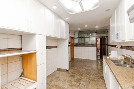 Casa para alugar com 240m², 3 quartos e 2 vagas Casa para alugar com 240m², 3 quartos e 2 vagasCozinha