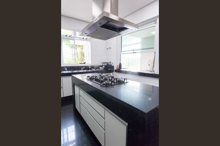 Casa de condomínio à venda com 466m², 4 quartos e 4 vagasCozinha