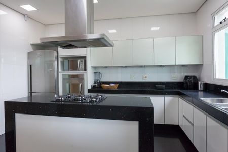 Casa de condomínio à venda com 466m², 4 quartos e 4 vagasCozinha