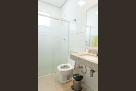 Casa de condomínio à venda com 466m², 4 quartos e 4 vagasBanheiro de serviço