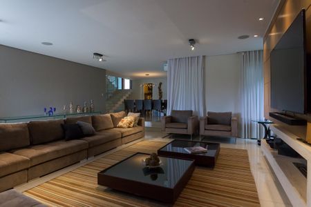 Casa de condomínio à venda com 466m², 4 quartos e 4 vagassala