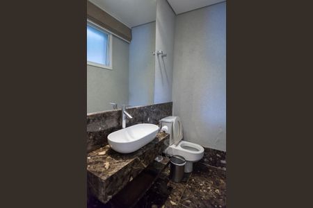 Casa de condomínio à venda com 466m², 4 quartos e 4 vagasLavabo