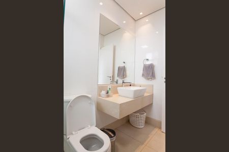 Casa de condomínio à venda com 466m², 4 quartos e 4 vagasBanheiro da Suíte 3