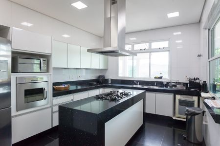 Casa de condomínio à venda com 466m², 4 quartos e 4 vagasCozinha