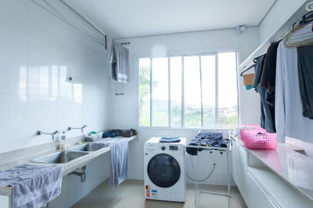 Casa de condomínio à venda com 466m², 4 quartos e 4 vagasÁrea de Serviço