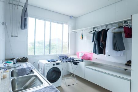 Casa de condomínio à venda com 466m², 4 quartos e 4 vagasÁrea de Serviço