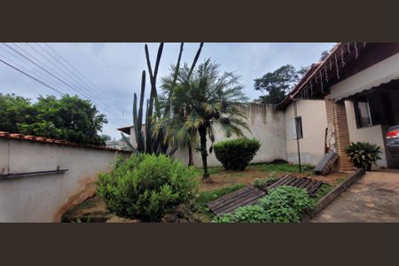 Casa à venda com 215m², 3 quartos e 2 vagasjardim 